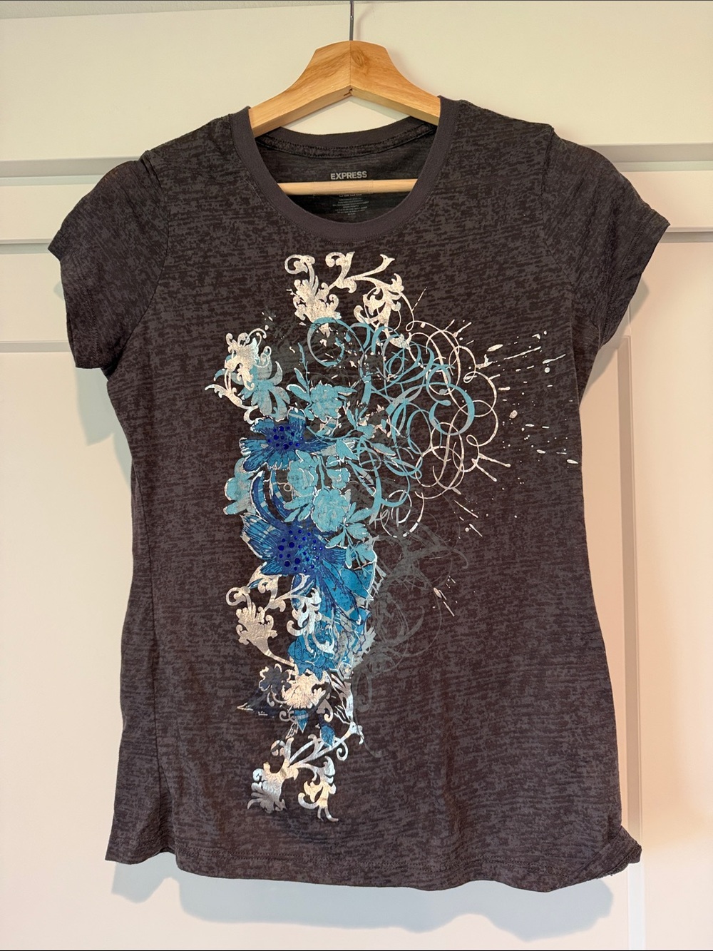 Express Dark Gray Short-Sleeve Tee with Blue Floral Graphic